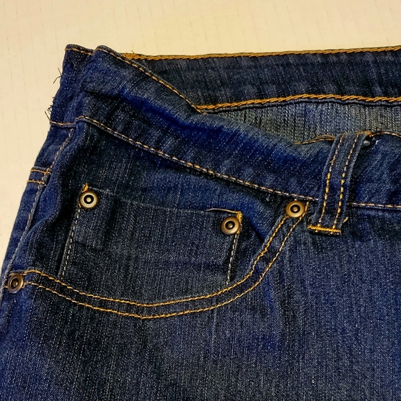 Woman Jeans 18/19 - Picture 4 of 8